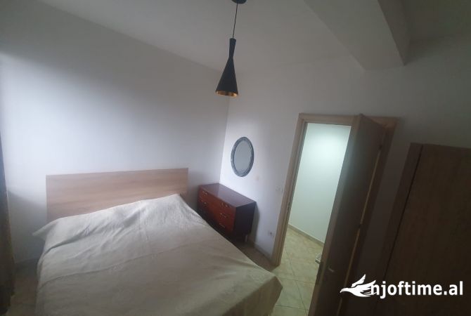 Shtepi me qera Apartament ne Tirane, 1+1, Mobilimi E mobiluar, Pagesa 350  Euro.