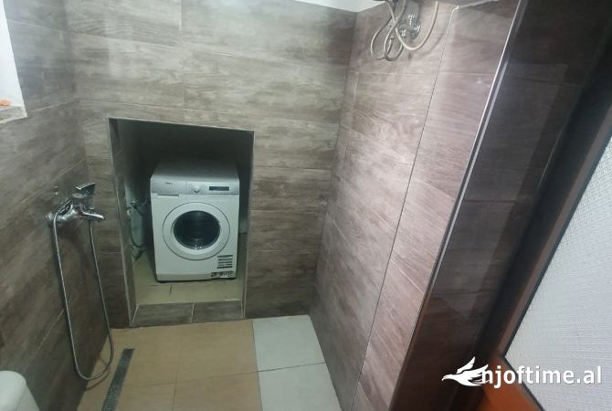 Shtepi me qera Apartament ne Tirane, 1+1, Mobilimi E mobiluar, Pagesa 350  Euro.