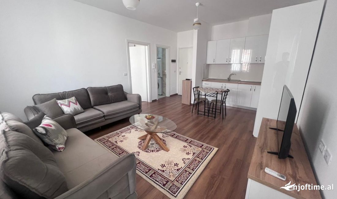 Shtepi me qera Apartament ne Tirane, 1+1, Mobilimi E mobiluar, Pagesa 550  Euro.