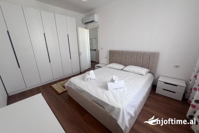 Shtepi me qera Apartament ne Tirane, 1+1, Mobilimi E mobiluar, Pagesa 550  Euro.