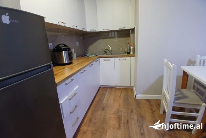 Shtepi me qera Apartament ne Tirane, 1+1, Mobilimi E mobiluar, Pagesa 500  Euro.