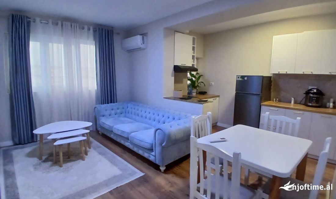 Shtepi me qera Apartament ne Tirane, 1+1, Mobilimi E mobiluar, Pagesa 500  Euro.