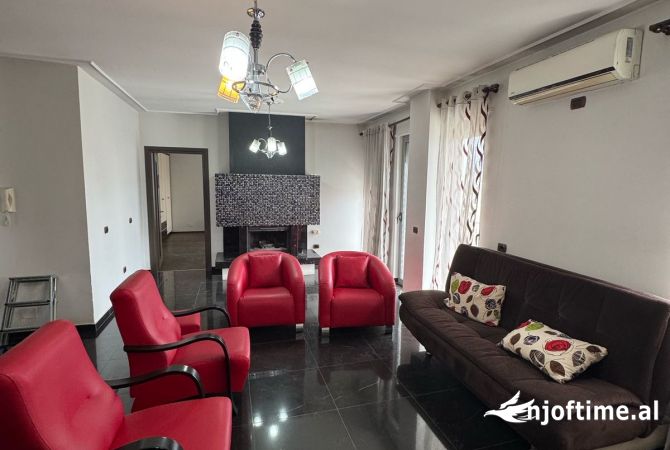 Shtepi me qera Apartament ne Tirane, 3+1, Mobilimi E mobiluar, Pagesa 650  Euro.