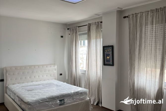 Jepet Me Qera Apartament 3+1+3 Tualete + 2 Ballkone