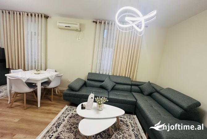 Shtepi me qera Apartament ne Tirane, 1+1, Mobilimi E mobiluar, Pagesa 600  Euro.