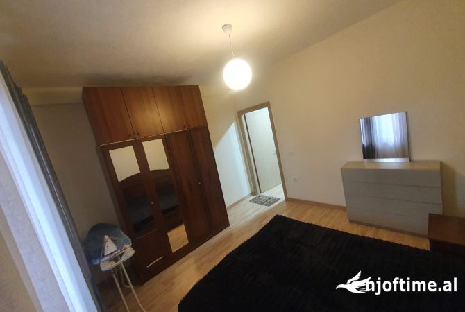 Shtepi me qera Apartament ne Tirane, 1+1, Mobilimi E mobiluar, Pagesa 450  Euro.