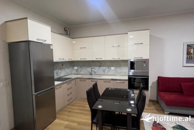 Shtepi me qera Apartament ne Tirane, 2+1, Mobilimi E mobiluar, Pagesa 600  Euro.