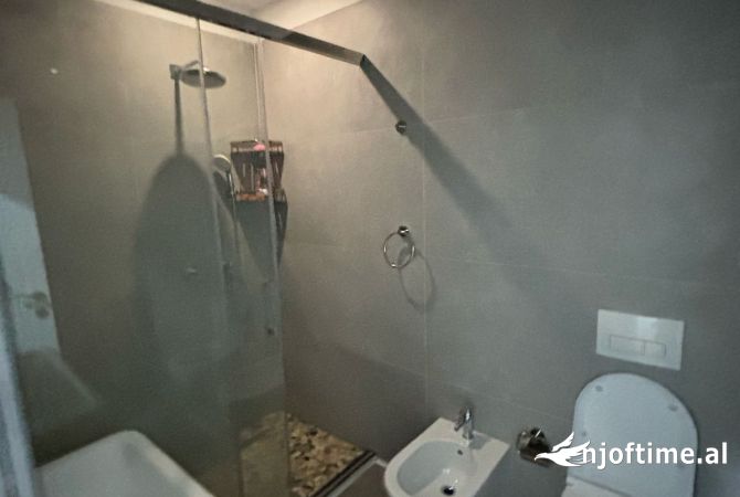 Shtepi me qera Apartament ne Tirane, 1+1, Mobilimi E mobiluar, Pagesa 650  Euro.