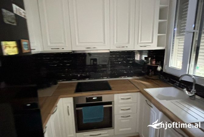 Shtepi me qera Apartament ne Tirane, 1+1, Mobilimi E mobiluar, Pagesa 650  Euro.