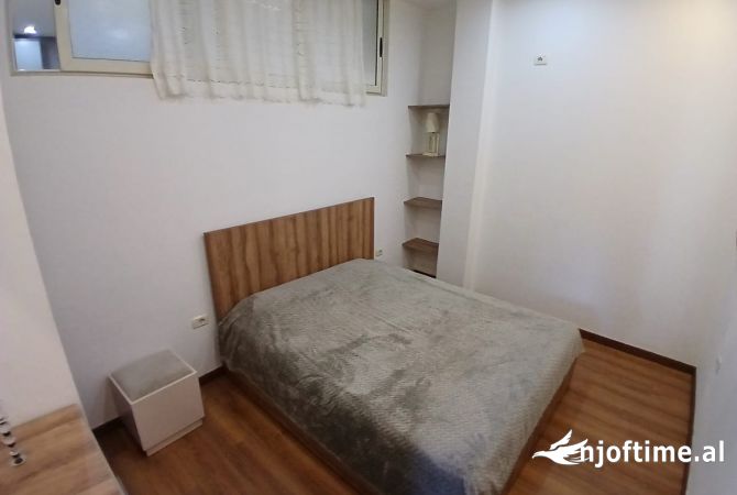 Shtepi me qera Apartament ne Tirane, 1+1, Mobilimi E mobiluar, Pagesa 600  Euro.