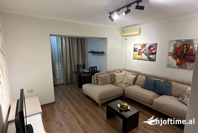 Shtepi me qera Apartament ne Tirane, 2+1, Mobilimi E mobiluar, Pagesa 550  Euro.