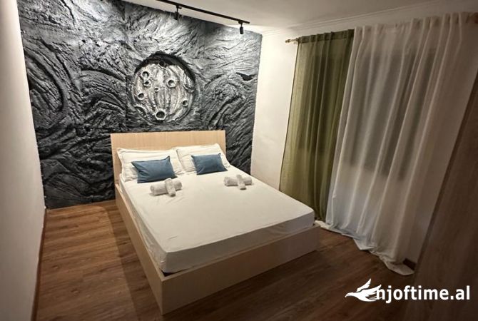 Shtepi me qera Apartament ne Tirane, 2+1, Mobilimi E mobiluar, Pagesa 550  Euro.