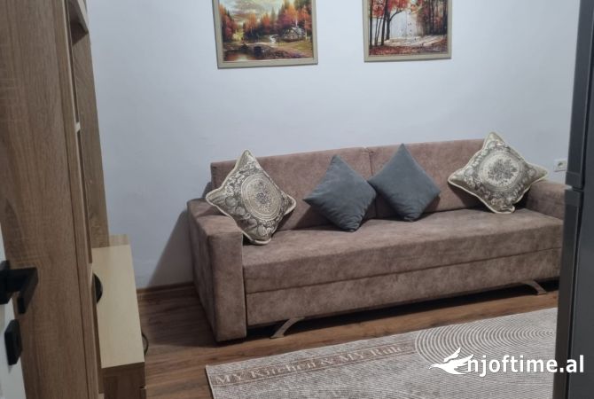 Shtepi me qera Apartament ne Tirane, 2+1, Mobilimi E mobiluar, Pagesa 550  Euro.