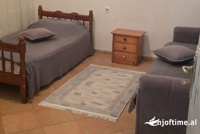 Shtepi me qera Apartament ne Tirane, 2+1, Mobilimi E mobiluar, Pagesa 35,000  Leke.