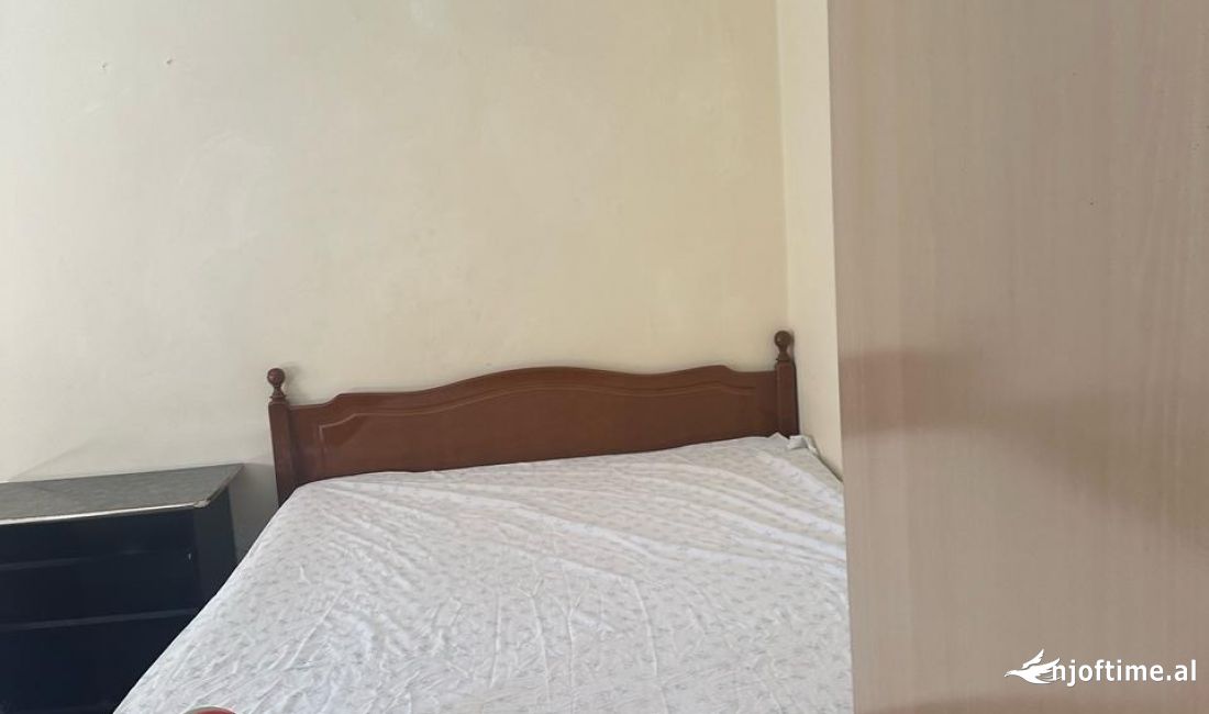 Shtepi me qera Apartament ne Tirane, Garsoniere, Mobilimi E mobiluar, Pagesa 350  Euro.