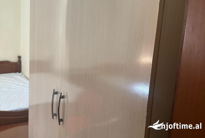 Shtepi me qera Apartament ne Tirane, Garsoniere, Mobilimi E mobiluar, Pagesa 350  Euro.