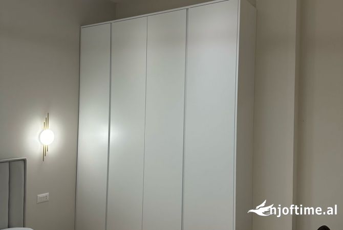 Shtepi me qera Apartament ne Tirane, 2+1, Mobilimi E mobiluar, Pagesa 600  Euro.