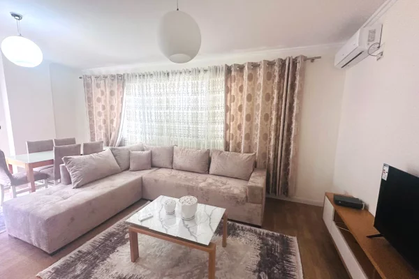 Shtepi me qera Apartament ne Tirane, 2+1, Mobilimi E mobiluar, Pagesa 55,000  Leke.