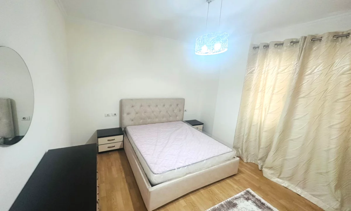Shtepi me qera Apartament ne Tirane, 2+1, Mobilimi E mobiluar, Pagesa 55,000  Leke.