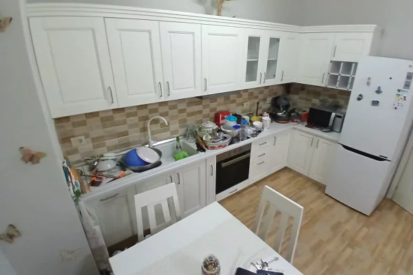 Shtepi me qera Apartament ne Tirane, 2+1, Mobilimi E mobiluar, Pagesa 58,000  Leke.