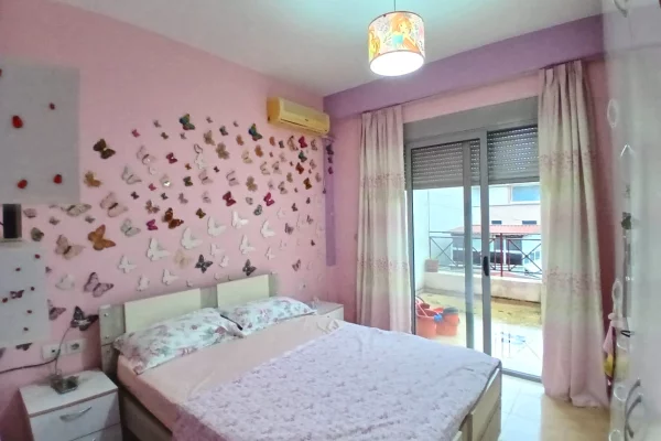 Shtepi me qera Apartament ne Tirane, 2+1, Mobilimi E mobiluar, Pagesa 58,000  Leke.