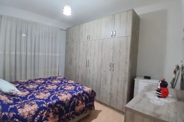 Shtepi me qera Apartament ne Tirane, 2+1, Mobilimi E mobiluar, Pagesa 58,000  Leke.