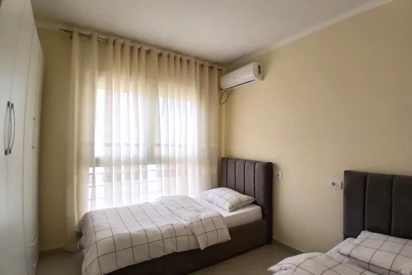 Shtepi me qera Apartament ne Tirane, 2+1, Mobilimi E mobiluar, Pagesa 75,000  Leke.