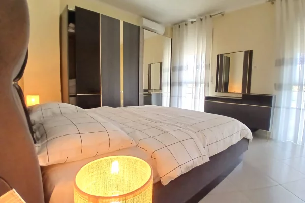 Shtepi me qera 2+1 ne Tirane - 75,000 Leke