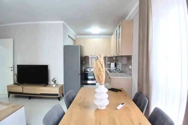 Shtepi me qera Apartament ne Tirane, 2+1, Mobilimi E mobiluar, Pagesa 75,000  Leke.