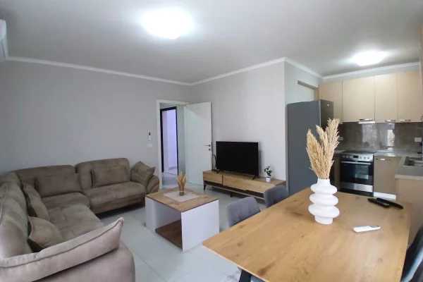 Shtepi me qera Apartament ne Tirane, 2+1, Mobilimi E mobiluar, Pagesa 75,000  Leke.