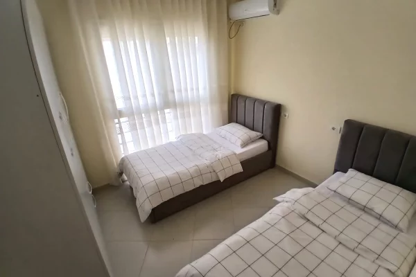 Shtepi me qera Apartament ne Tirane, 2+1, Mobilimi E mobiluar, Pagesa 75,000  Leke.