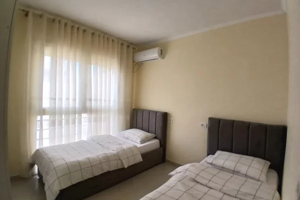 Shtepi me qera Apartament ne Tirane, 2+1, Mobilimi E mobiluar, Pagesa 75,000  Leke.