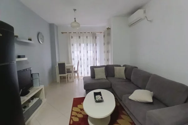 Shtepi me qera Apartament ne Tirane, 1+1, Mobilimi E mobiluar, Pagesa 55,000  Leke.