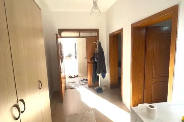 Shtepi me qera Shtepi Private ne Tirane, 2+1, Mobilimi E mobiluar, Pagesa 45,000  Leke.