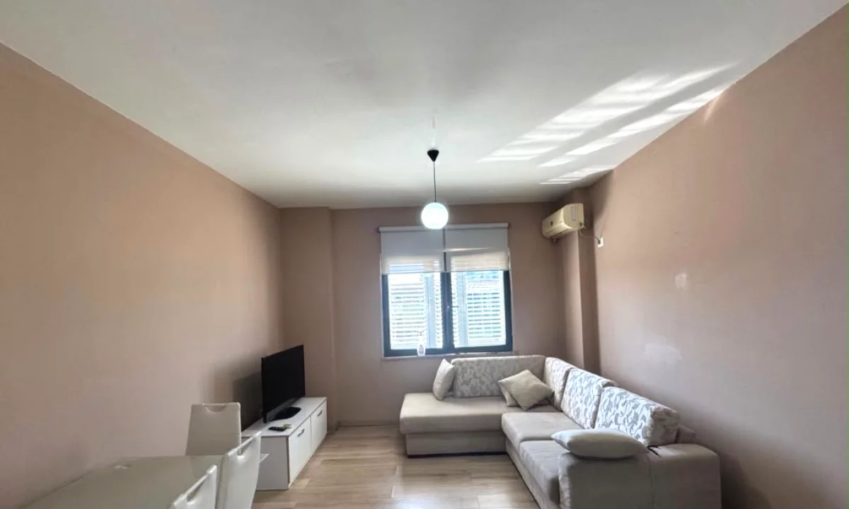 Shtepi me qera Apartament ne Tirane, 1+1, Mobilimi E mobiluar, Pagesa 50,000  Leke.