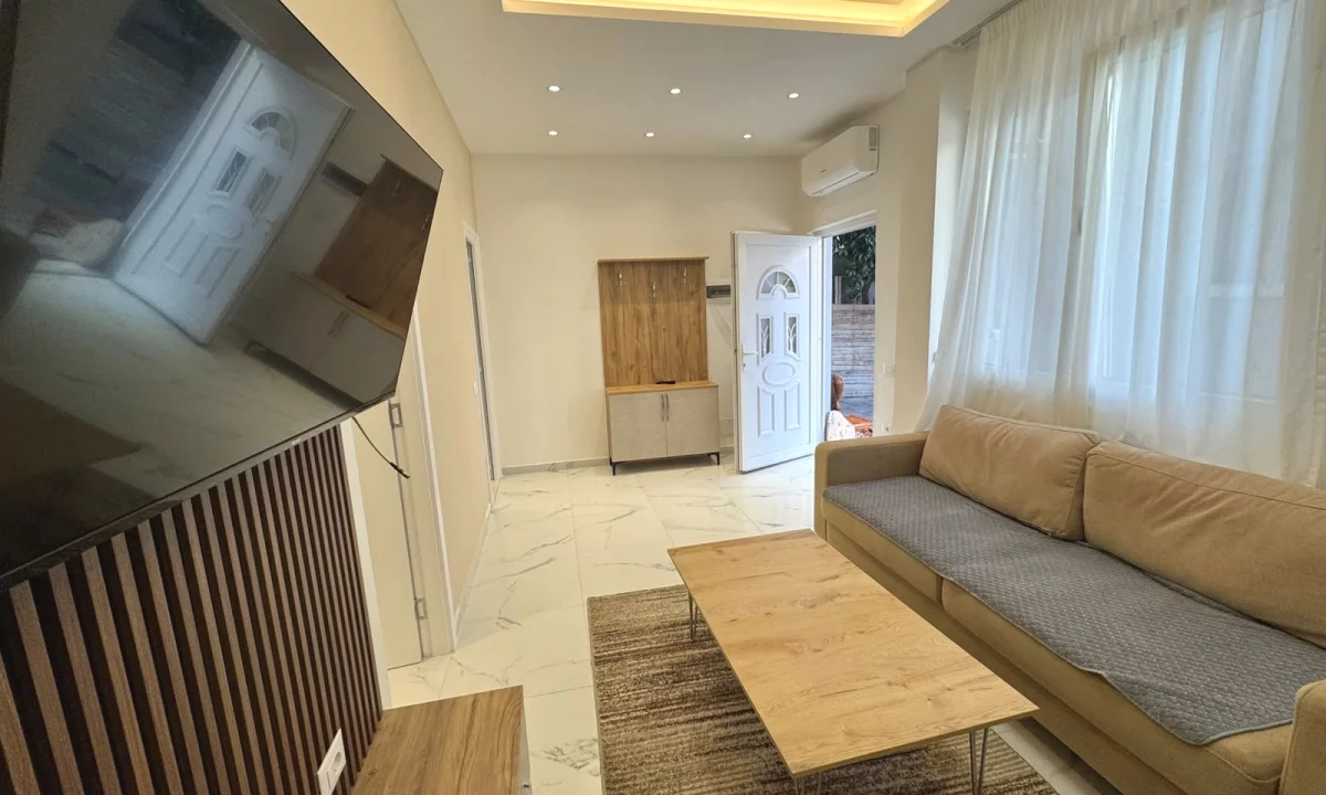 Shtepi me qera Apartament ne Tirane, 1+1, Mobilimi E mobiluar, Pagesa 45,000  Leke.