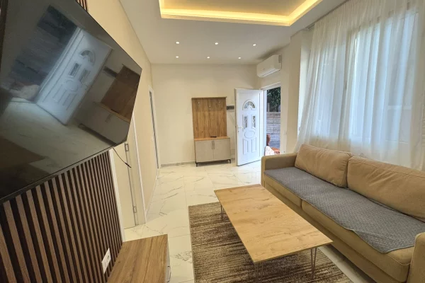 Shtepi me qera 1+1 ne Tirane - 45,000 Leke