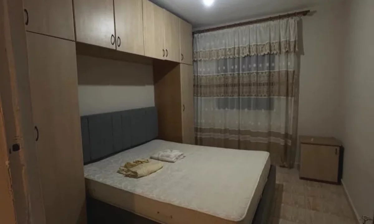 Shtepi me qera Shtepi Private ne Tirane, 1+1, Mobilimi E mobiluar, Pagesa 40,000  Leke.
