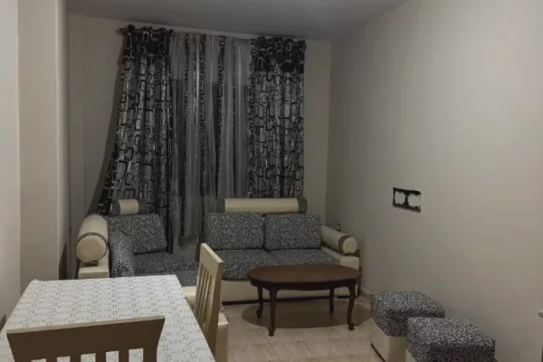 Shtepi me qera Shtepi Private ne Tirane, 1+1, Mobilimi E mobiluar, Pagesa 40,000  Leke.