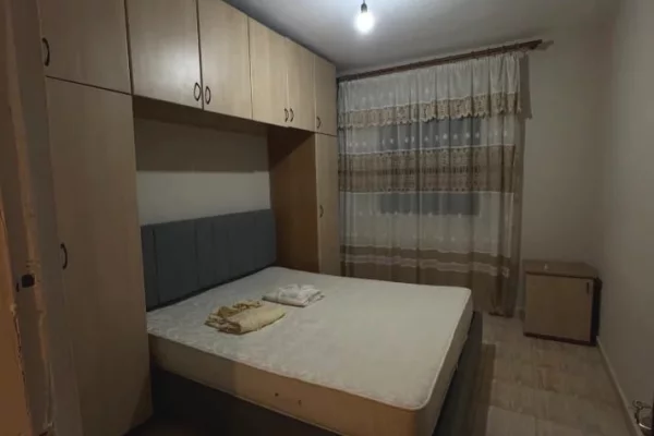 Shtepi me qera 1+1 ne Tirane - 40,000 Leke