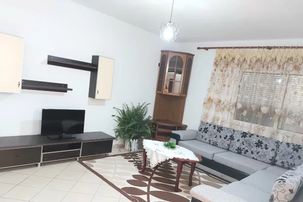 Shtepi me qera Shtepi Private ne Tirane, 2+1, Mobilimi E mobiluar, Pagesa 50,000  Leke.