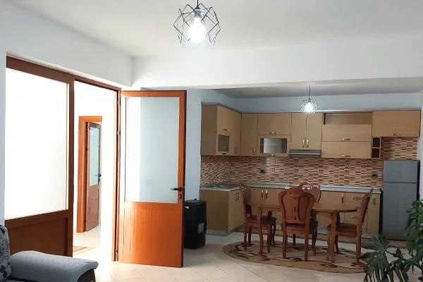 Shtepi me qera Shtepi Private ne Tirane, 2+1, Mobilimi E mobiluar, Pagesa 50,000  Leke.