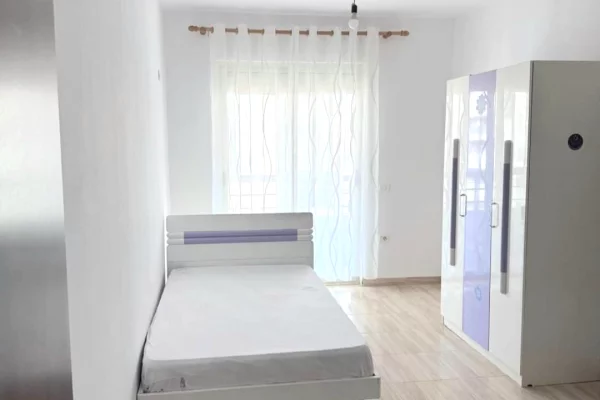 Shtepi me qera Apartament ne Tirane, 2+1, Mobilimi E mobiluar, Pagesa 45,000  Leke.