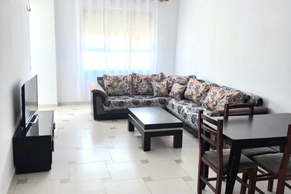 Shtepi me qera Apartament ne Tirane, 2+1, Mobilimi E mobiluar, Pagesa 45,000  Leke.
