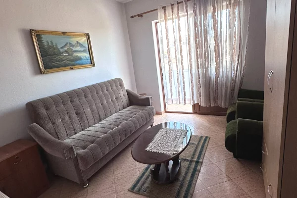 Shtepi me qera Apartament ne Tirane, 2+1, Mobilimi E mobiluar, Pagesa 46,000  Leke.