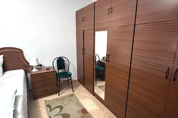 Shtepi me qera Apartament ne Tirane, 2+1, Mobilimi E mobiluar, Pagesa 46,000  Leke.