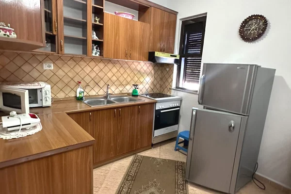 Shtepi me qera Apartament ne Tirane, 2+1, Mobilimi E mobiluar, Pagesa 46,000  Leke.