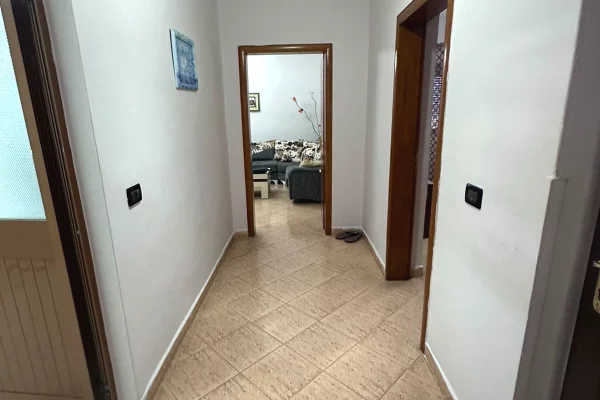 Shtepi me qera Apartament ne Tirane, 2+1, Mobilimi E mobiluar, Pagesa 46,000  Leke.