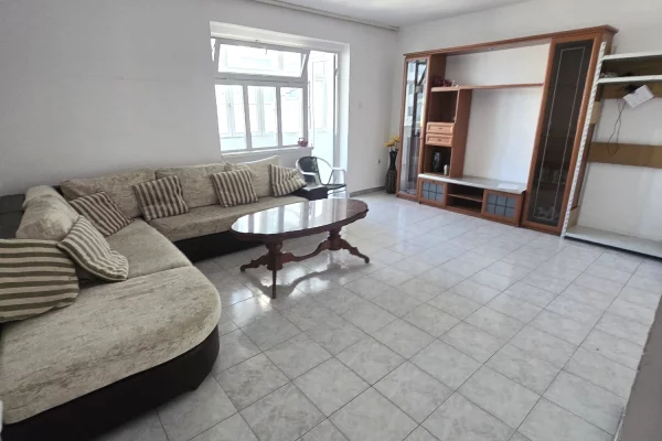 Shtepi me qera 3+1 ne Tirane - 50,000 Leke