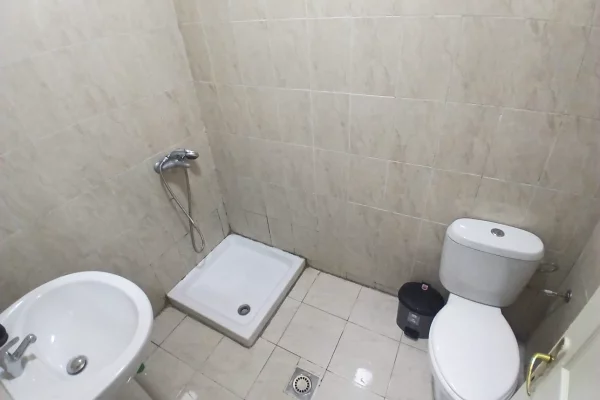 Shtepi me qera Apartament ne Tirane, 2+1, Mobilimi E mobiluar, Pagesa 52,000  Leke.